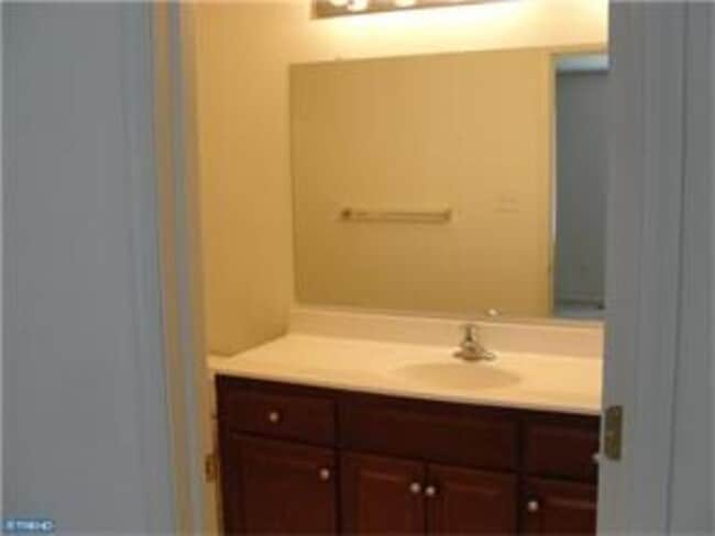 14 Camino Ct in Sicklerville, NJ - Foto de edificio - Building Photo