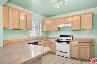 7275 Fountain Ave in Los Angeles, CA - Building Photo - Building Photo