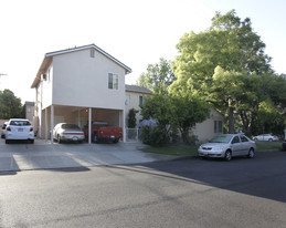 11529 Cumpston St in North Hollywood, CA - Building Photo