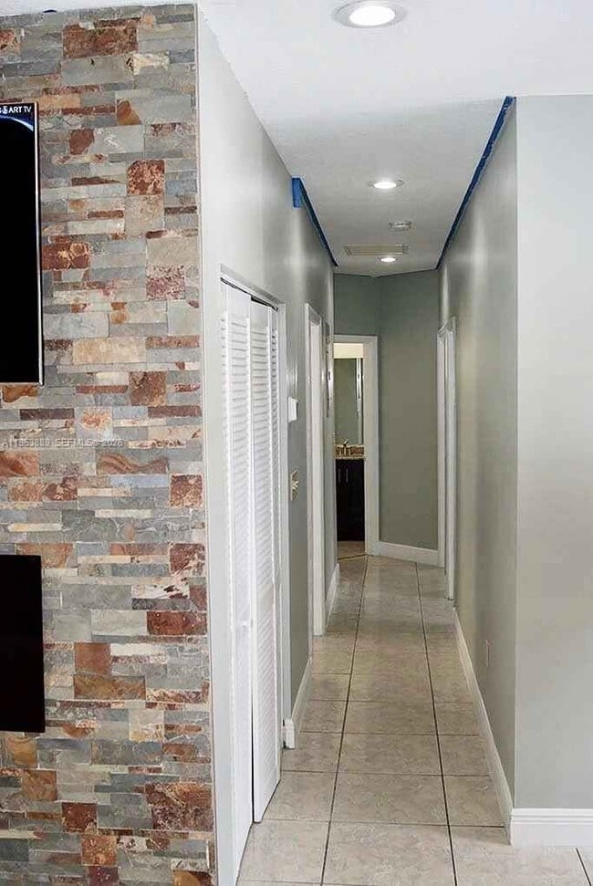 601 NW 97th St in Miami, FL - Building Photo - Building Photo