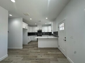 16798 Willow Cir in Fountain Valley, CA - Building Photo - Building Photo