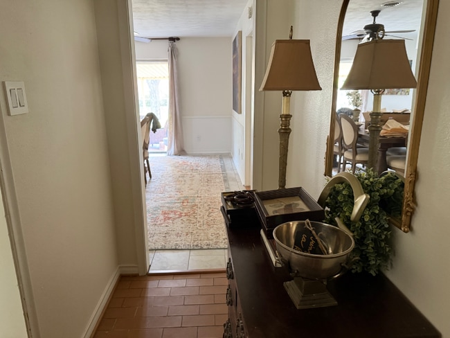 105 S Weatherred Dr in Richardson, TX - Building Photo - Building Photo