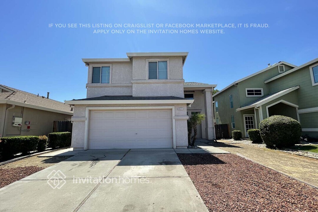 4421 Fall Ln in Oakley, CA - Foto de edificio