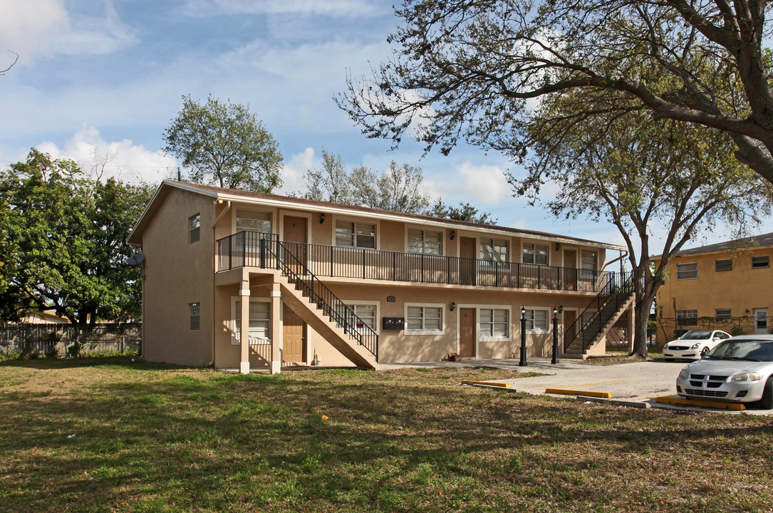 1101 W Prospect Rd in Fort Lauderdale, FL - Building Photo