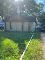 1888 Spaulding Rd in Monroe, MI - Building Photo