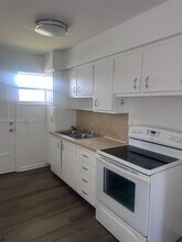 1931 NE 168th St in North Miami Beach, FL - Building Photo - Building Photo