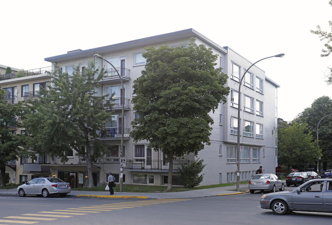 3505 Édouard-Montpetit in Montréal, QC - Building Photo