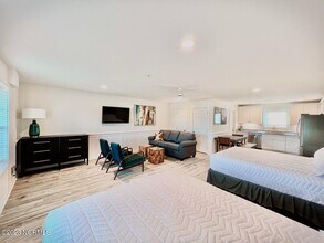 605 N Topsail Dr, Unit 305 in Surf City, NC - Building Photo - Building Photo
