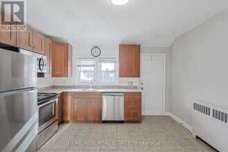 61 Aberdeen St in Oshawa, ON - Building Photo - Building Photo