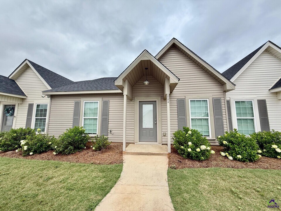 102 Webster Wy in Warner Robins, GA - Building Photo