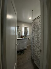 3425 E 5th St, Unit 3423 Upstairs in Los Angeles, CA - Foto de edificio - Building Photo