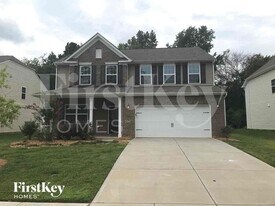 112 Eden Ave in Mooresville, NC - Building Photo