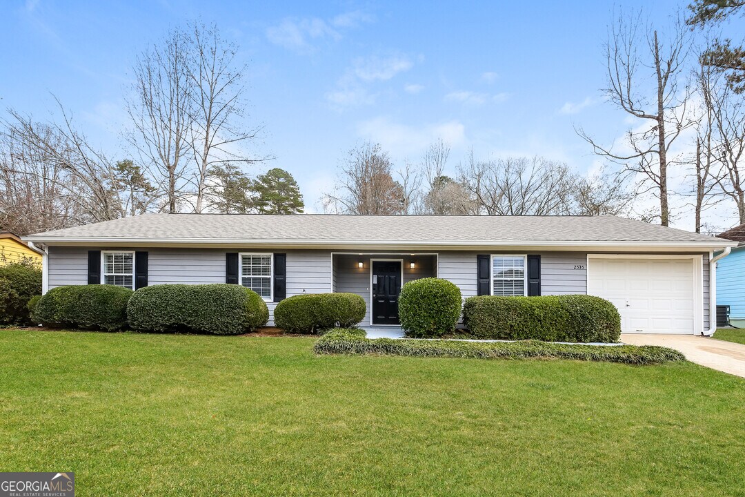 2535 Valient Dr in Cumming, GA - Building Photo