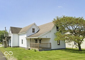 4 W Main St in Jamestown, IN - Building Photo