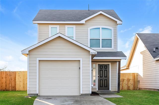 10748 Many Oaks Dr in Fort Worth, TX - Building Photo