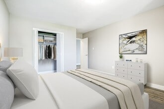 200 Westfield Dr in London, ON - Building Photo - Building Photo