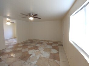 35 N May, Unit 101 in Mesa, AZ - Foto de edificio - Building Photo