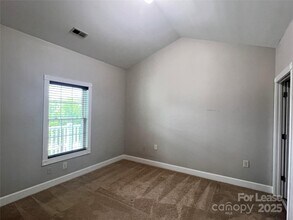 8635 Coralbell Ln in Charlotte, NC - Building Photo - Building Photo