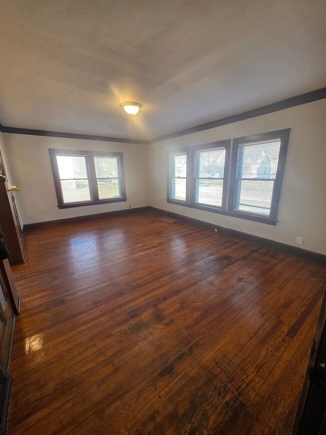 property at 1321 Parmele St