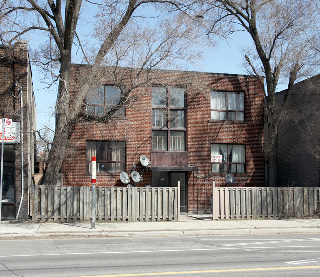 1009 Weston Rd in Toronto, ON - Building Photo - Building Photo