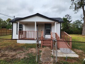 8215 Easter St in Houston, TX - Building Photo