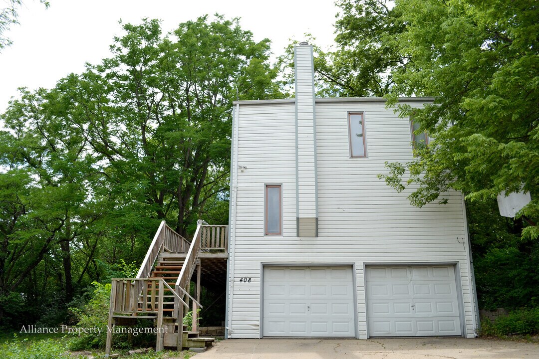 408 Summit Ave in Manhattan, KS - Building Photo