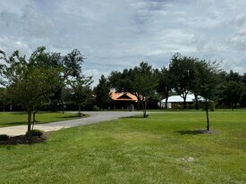 3610 Conwick Dr in Southport, FL - Building Photo