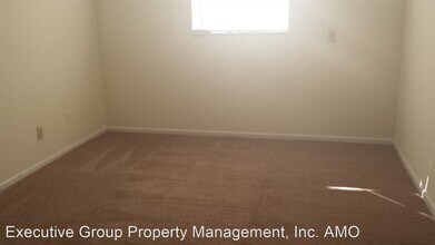 345 Elmwood Dr in Radcliff, KY - Building Photo - Building Photo