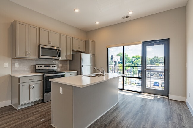 The Flats at Overton in Memphis, TN - Building Photo - Interior Photo