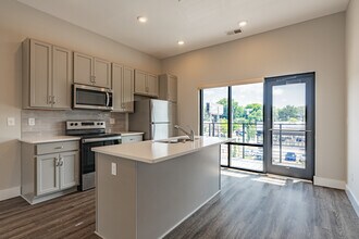 The Flats at Overton in Memphis, TN - Foto de edificio - Interior Photo