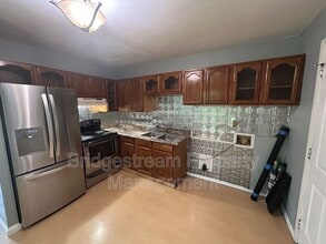 1582 Leah Dr in Dayton, OH - Building Photo - Building Photo