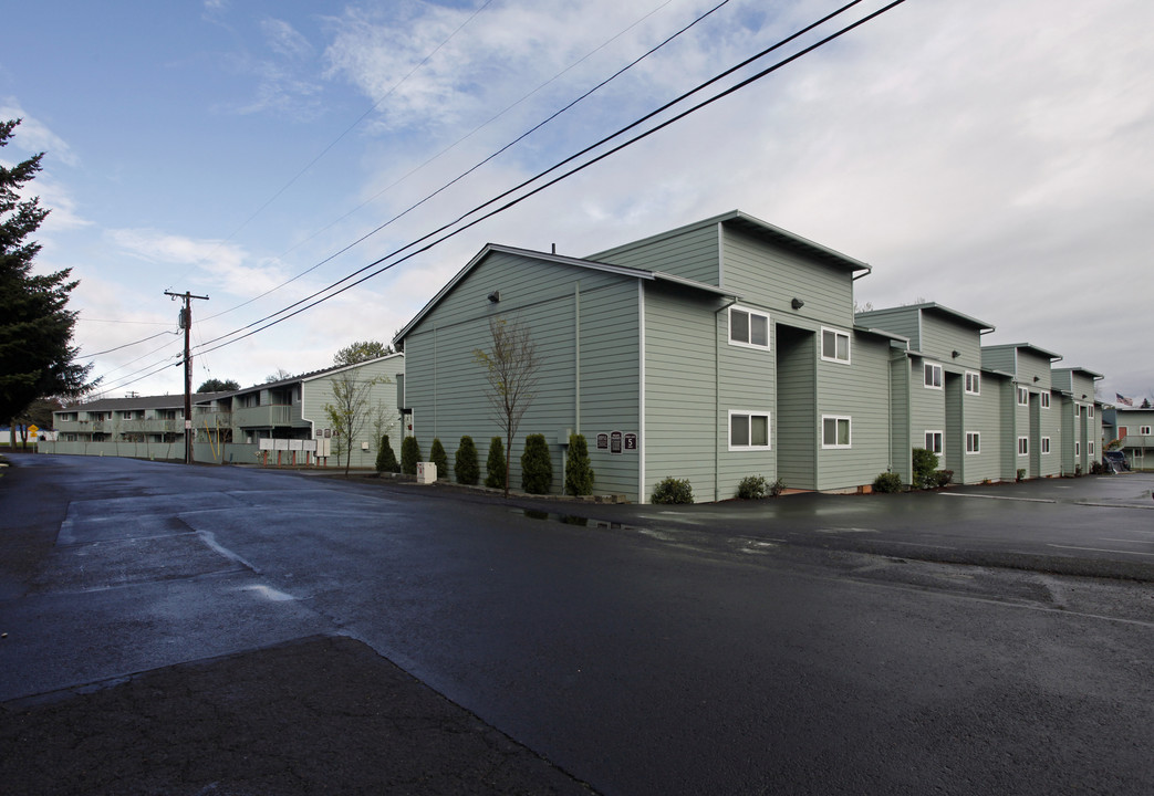 Autumn Oaks Apartments in Tigard, OR - Building Photo