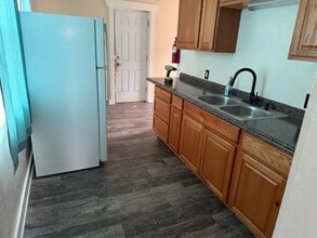 1233 2nd Ave S in Clinton, IA - Building Photo - Building Photo