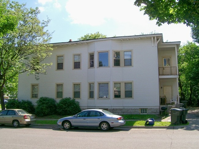 1501 22nd St E in Minneapolis, MN - Foto de edificio - Building Photo