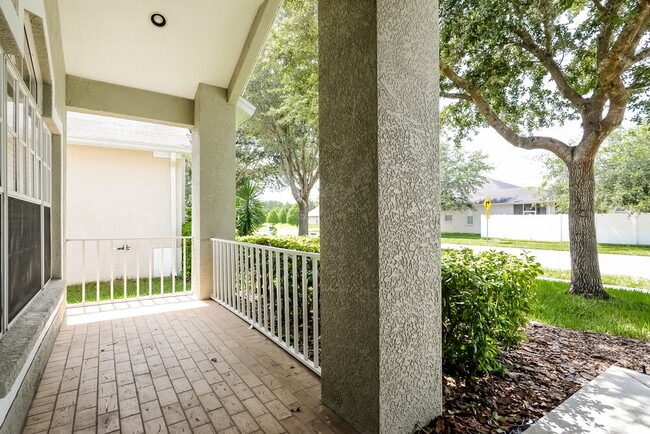 17316 Whisper Breeze Way in Land O Lakes, FL - Building Photo - Building Photo
