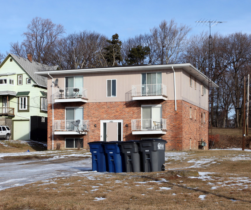 1401 W Central Ave in Toledo, OH - Building Photo