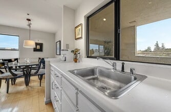 117 California Ave in Palo Alto, CA - Building Photo - Building Photo