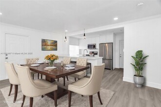 2828 NW 7th St in Fort Lauderdale, FL - Building Photo - Building Photo
