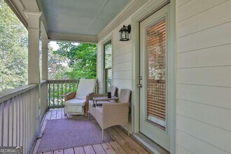 133 Hilltop Dr SW in Atlanta, GA - Foto de edificio - Building Photo