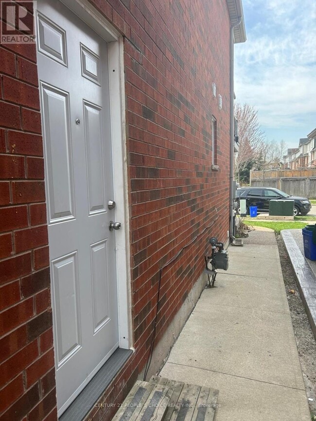 569 Willmott Crescent in Milton, ON - Building Photo - Building Photo