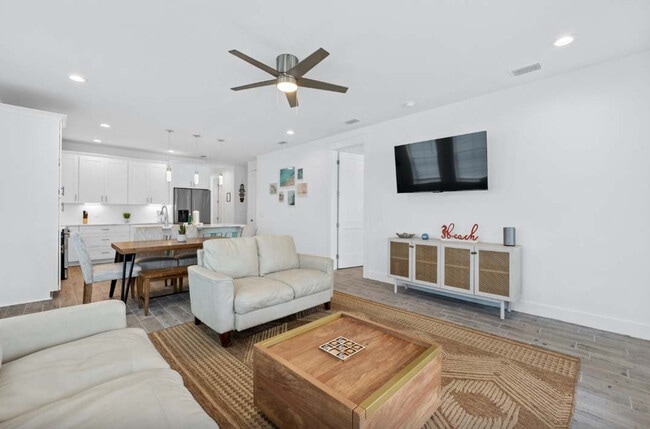 504 Lyndell Ln in Panama City Beach, FL - Building Photo - Building Photo