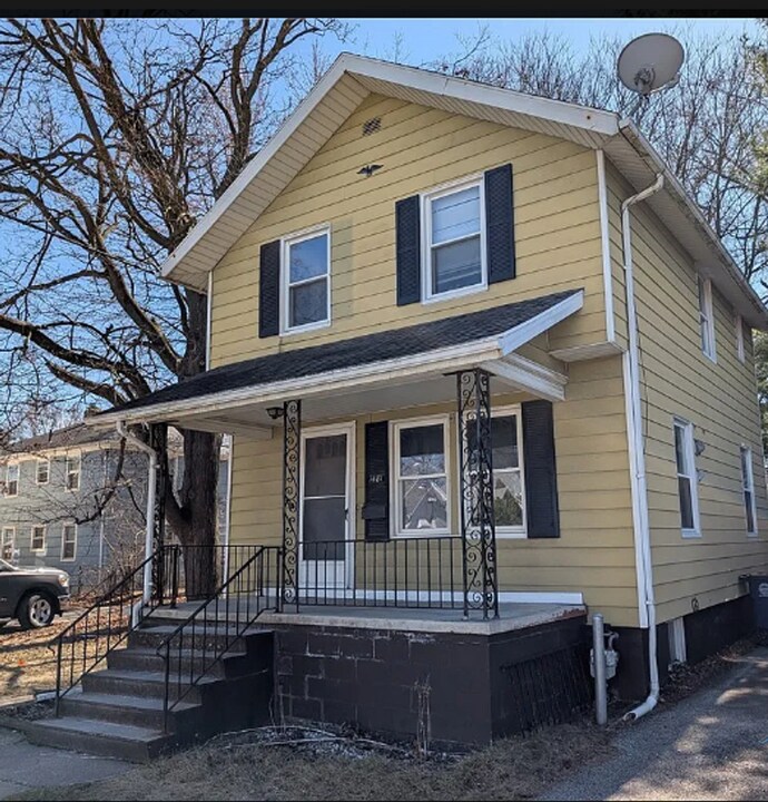 1481 Berdan Ave in Toledo, OH - Building Photo