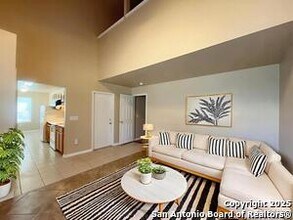 8025 Maverick Climb in San Antonio, TX - Building Photo - Building Photo