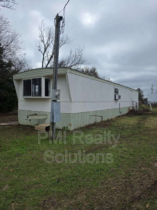 300 Elberta Ave in Porter, OK - Building Photo - Building Photo