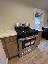1382 E 43rd St, Unit UPPER in Cleveland, OH - Building Photo - Building Photo