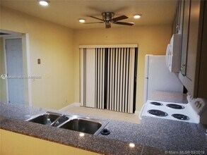 6985 NW 29th Ln in Fort Lauderdale, FL - Building Photo - Building Photo