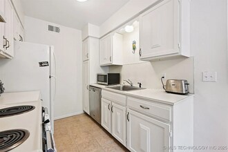 6814 S Toledo Ave in Tulsa, OK - Building Photo - Building Photo