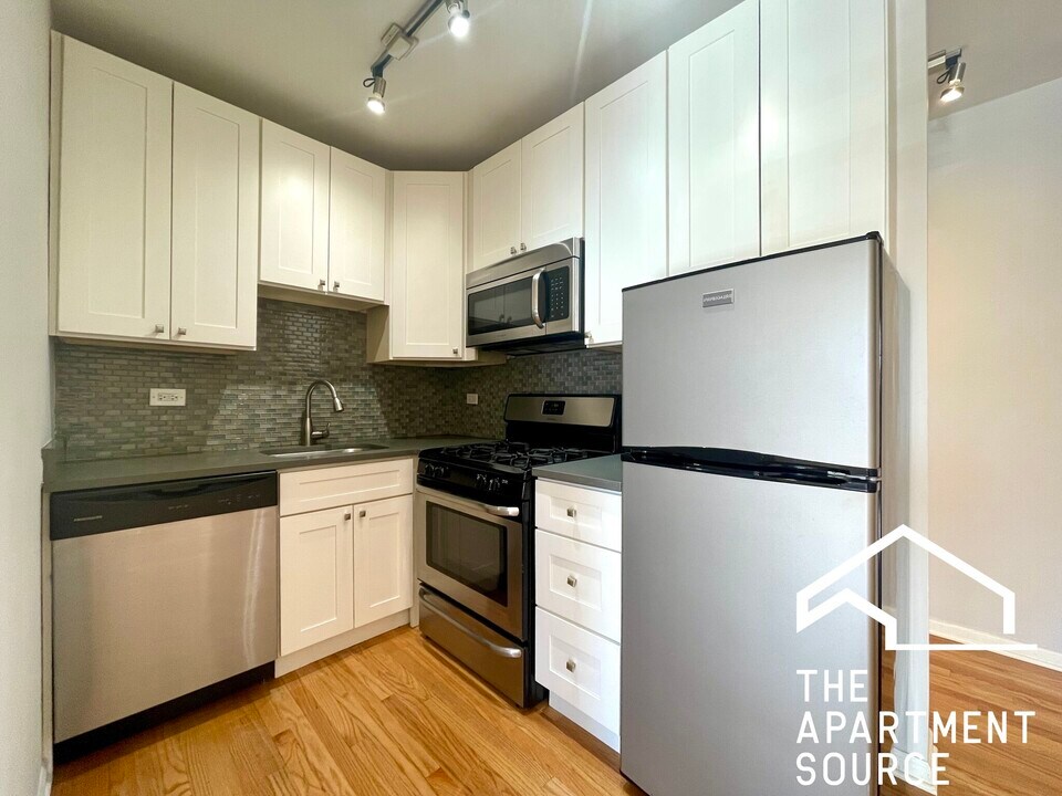 2838 W Palmer St, Unit 206 in Chicago, IL - Building Photo