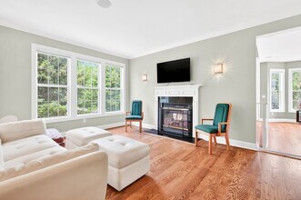 1 Mill Rd in Danbury, CT - Building Photo - Building Photo