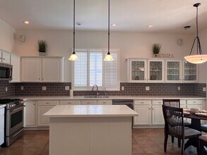 2226 W Periwinkle Way in Chandler, AZ - Building Photo - Building Photo